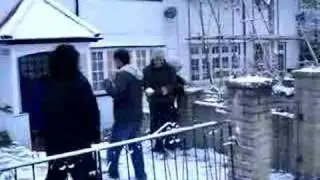 underoneflag : snow_London