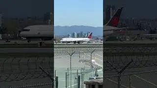 787 takeoff at YVR!