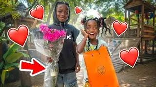 Любимый Мелли принёс ей ПОДАРОК ​​на их первое свидание! *Папа злится*😱