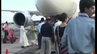 09 sep, 2012 - Air India's first Boeing 787 Dreamliner lands in New Delhi