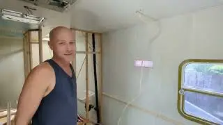 Le Calamita: Cabinets Are GO! (Our Reno Mojo is BACK!)