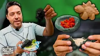QUESADILLAS y GORDITAS de DINOSAURIOS en este tianguis de la CDMX