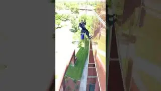 Descending on a deep pool ropeacces technician