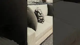 Sof&aacute; Hunter Mega Ivory