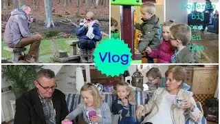 Opa en oma in de speeltuin... Kinderen uit logeren!