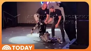 Russia&rsquo;s First Humanoid AI Robot Makes Debut...Then Falls Down