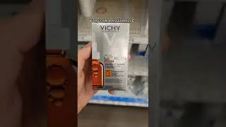 Дерматолог выбирает три любимых сыворотки с витамином С в Target для осветления и улучшения текст...