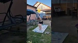Любите тренировки в жару? #shorts #newvideo #sports #yoga #workout #summer #hot