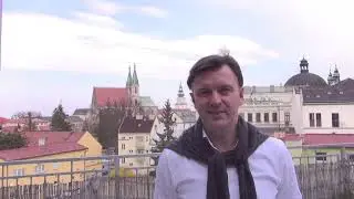 Gr&uuml;&szlig;e von Tom&aacute;&scaron; Netopil