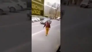 Женщина покинула автобус через окно#news #incidents #russia #viralvideo #accidentnews #shortsyoutube