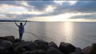 VLOG: MOONBOW & MARS SPOTTED, BURGHEAD HARBOUR,  DECLUTTERING TERRARIUMS & MORE | Myra Murison