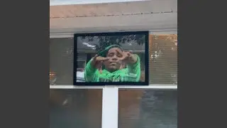 915
