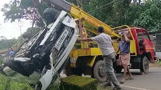 പാടത്തേക്ക് പോയ കാർ കയറ്റുന്ന video.....Parappurath Crane and Recovery Van service Kochi Ernakulam 