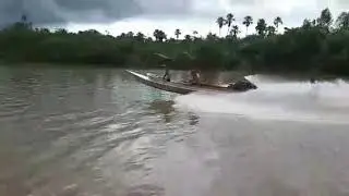 Barco voador , olha a velocidade acidente a vista