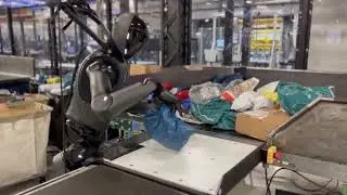 Figure 02 autonomously sorting and scanning packages