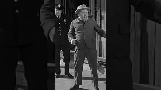 The THREE STOOGES play with their food #thethreestooges