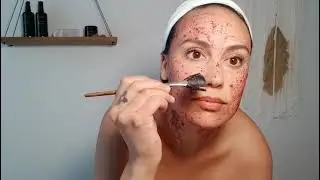 Learn How To Apply A Slow Beauty Mask