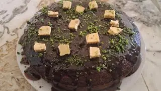 جربتوا تعملوا كيك غرقانه في صوص الشكولاته!!؟طعمها خطيررررر
