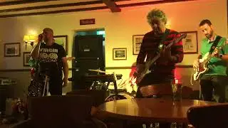 The Bucket by Kings of Leon cover - The Shanks playing at the The Star Inn Pucklechurch
