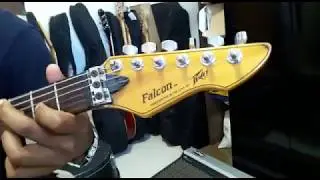 Testando a Peavey Falcon stratocaster Made in USA.