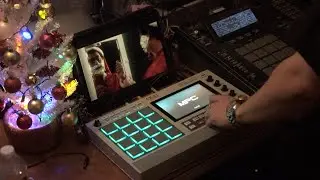 One of those Christmas Timey Beats || MPC LIVE 2 + MPC 3000 LE + Xmas Records