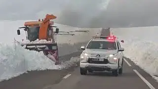مباشرة من إفران مع العقاوي الثلوج فاق علوها مترا والسلطات تسارع الزمن من أجل فك العزلة على الساكنة 
