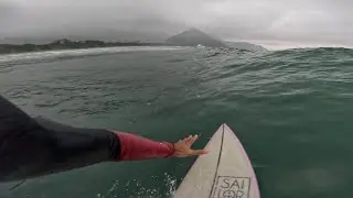 DIA DE SURF NA CHUVA COM OS AMIGOS | Surf Pov