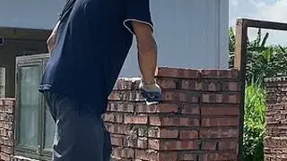 华姐家养鹅基地要建豪华别墅了，请朋友们欣赏一下是什么样的别墅 华姐家的养鹅基地建豪华别墅了，请朋友们欣赏一下是什么样的别墅