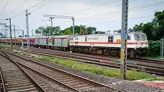 High Speed Crossing With Musical Track Sound || 12345 HWH-GHY SARAIGHAT EXPRESS.
