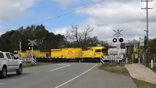 Cowslip St Railway Crossing, Violet Town