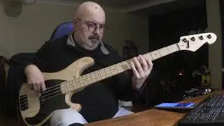 Merry Christmas Everybody - Slade (bass cover)
