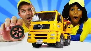 Role-play games with toy cars for kids. Toy trucks at the repair shop. Learning videos for kids.
