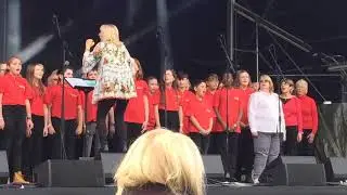Bury Community Choir / Encore - 'Hallelujah' - Head For the Hills Festival 2018