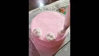 Simple Strawberry Cake decoration#Shorts