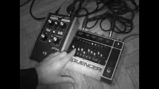 Electro harmonix drum sequencer + Moog filter Mf101 in tb303-esque duo - by polynominal.com