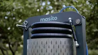 Home made apple juice using a pneumatic juice press Masito Pneumatik 50.