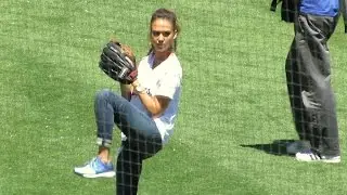 Jessica Alba Throws First Pitch at Dodger Game 8-17-14
