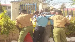WAR ERUPTED IN KISUMU OFAFA HALL AFTER ANGRY LUO ELDERS CHASED CS OWALO AND PS OMOLO LIKE BURUKENGE