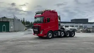 K&ouml;p Tungdragare Volvo FH16 750 XXL 8X4 p&aring; Klaravik