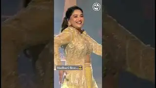 Tamma Tamma #bollywood #disco #song #madhuri Best....😎😎😎💯💯💯🎵🎵🎵