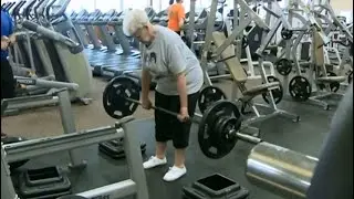 Powerlifting grandma sets world record