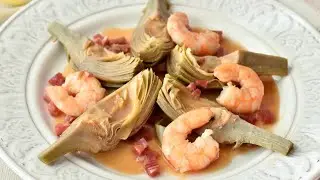 Estas alcachofas con langostinos y jamón son un recetón