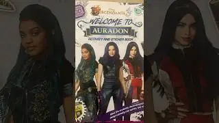 Welcome to Auradon Descendants book.  #descendants3 #descendants #disneydescendants