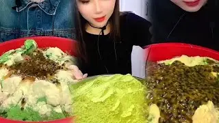 Fruit juice with smooth matcha and ice powder.