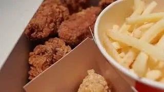 KFC - доставка по номеру 7797 или через приложения Glovo и Chocofood!