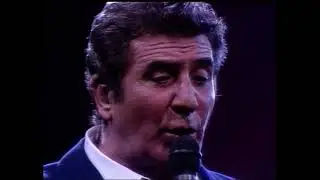 GILBERT BECAUD  le petit oiseau de toutes les couleurs concert 1988