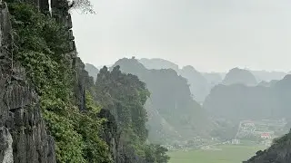 Exploring the Hidden Wonders of Mua Cave in Ninh Binh - A Breathtaking Adventure!