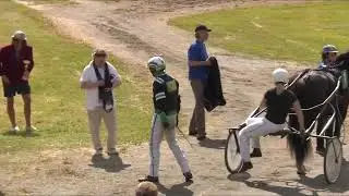 Stort Grattis Stefan Johansson och Anna Carlstr&ouml;m som vinner lopp 4 med Guli Theo