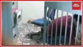 Suspected Terrorists Loot Rs 5 Lakhs From Jammu & Kashmir Bank