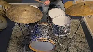 Barton Drum Co Beech Bomber 20, 12, 14 in Grey Diamon Pearl 14x6.5 Beech snare in Tigerwood Istanbul